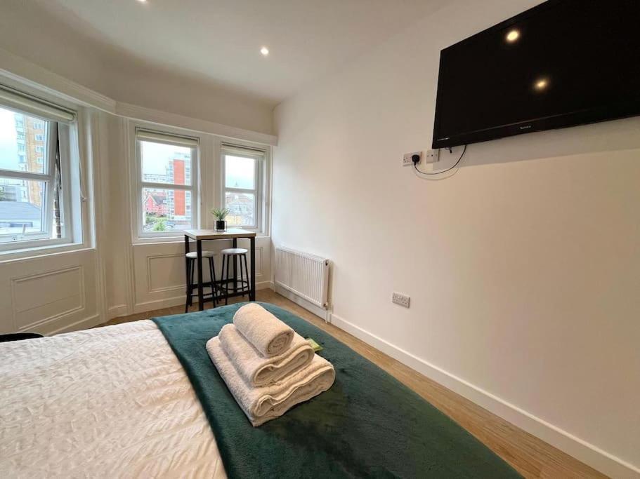 310, The Kove, West Hill Road Apartment บอร์นมัธ ภายนอก รูปภาพ